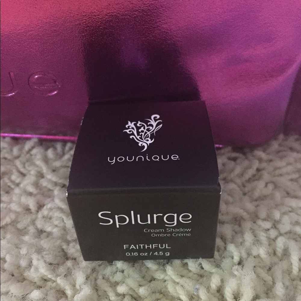 Moonstruck splurge eye shadow younique